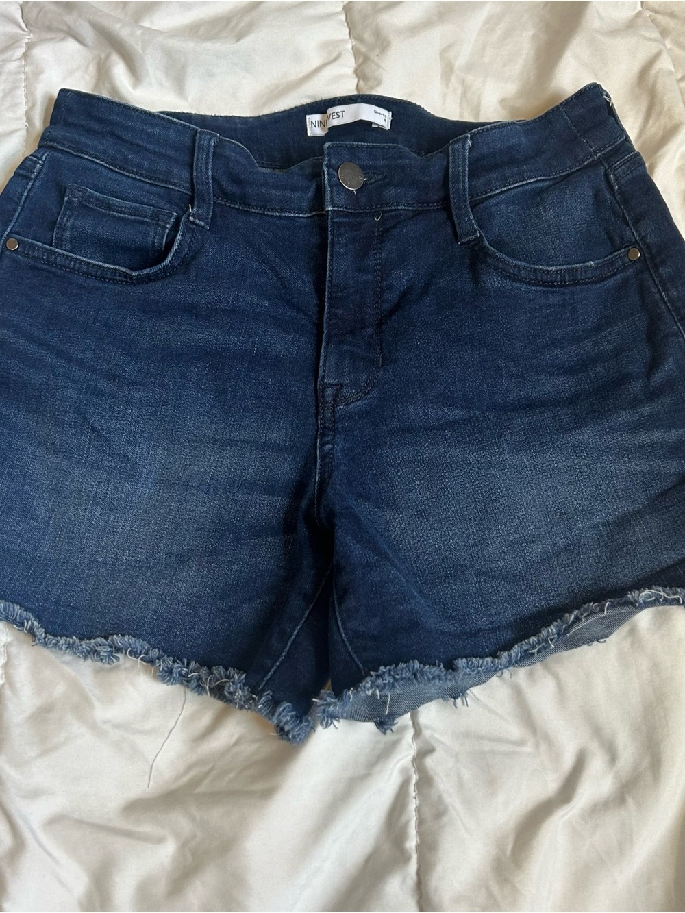 Nine West Women’s Size 6 Dark Wash Denim Cutoff Shorts Frayed Hem